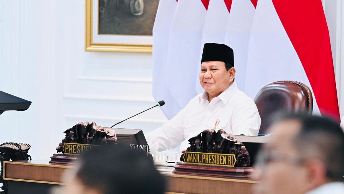 presiden-prabowo-subianto-menggelar-sidang-kabinet-rabu-682025-1754475097454_169