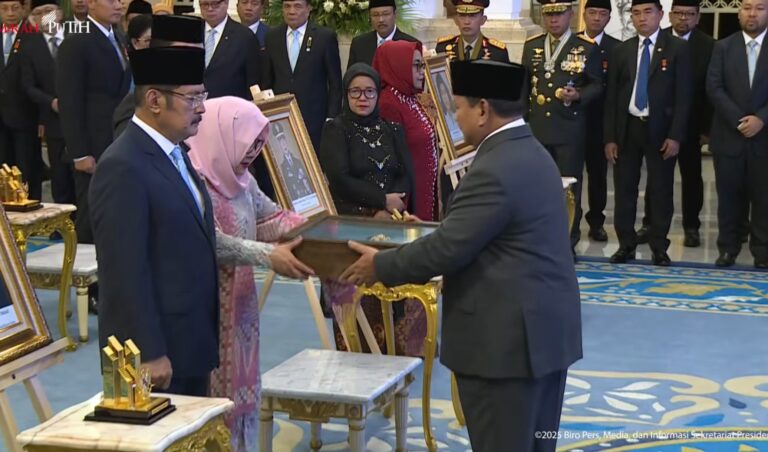 Screenshot_2025-11-10-11-42-15-501_com.google.android.youtube