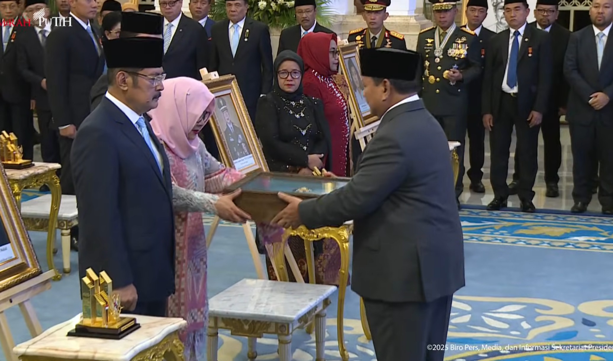 Screenshot_2025-11-10-11-42-15-501_com.google.android.youtube